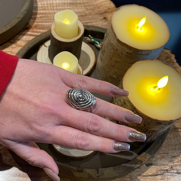 Sterling Silver Ring - Picture 2 of 3